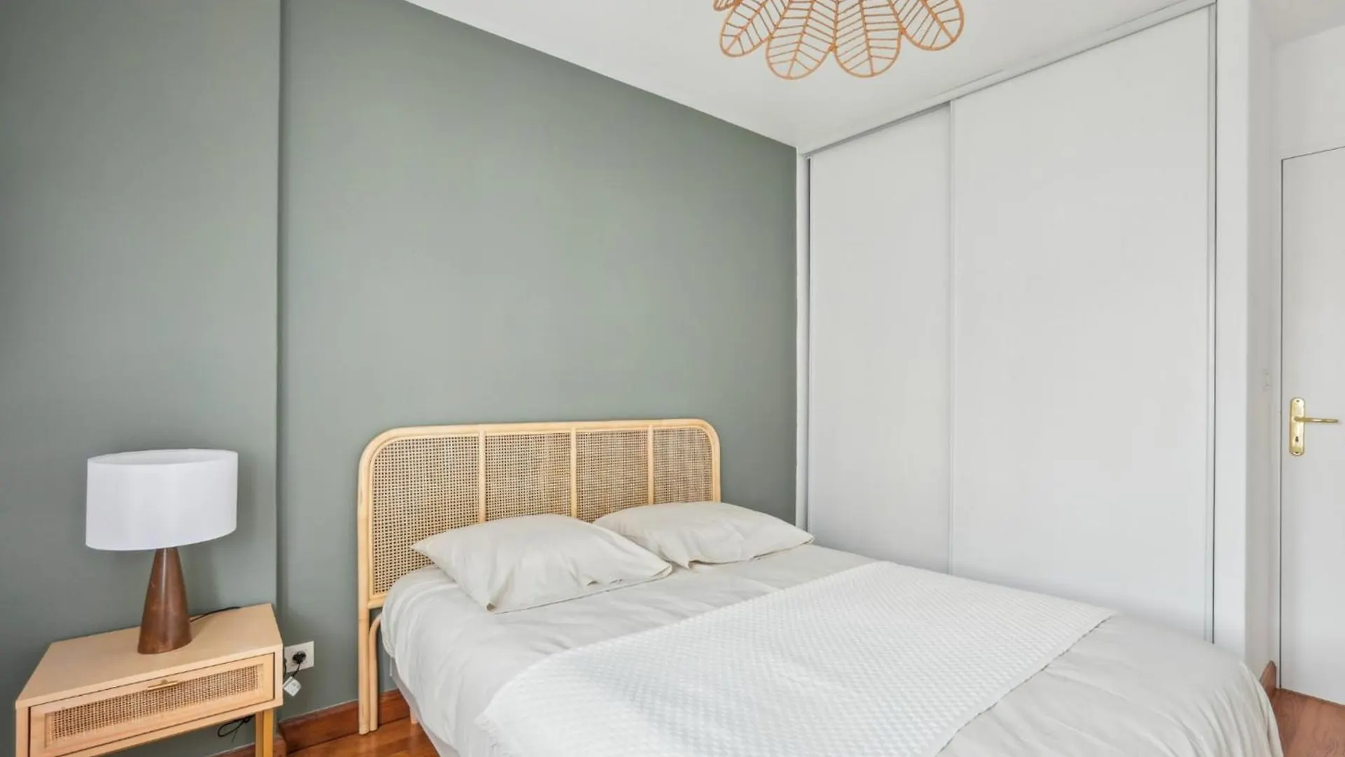 Apartment Ferienwohnung Charming 6-Person Pied-A-Terre In Cuire Caluire-et-Cuire
