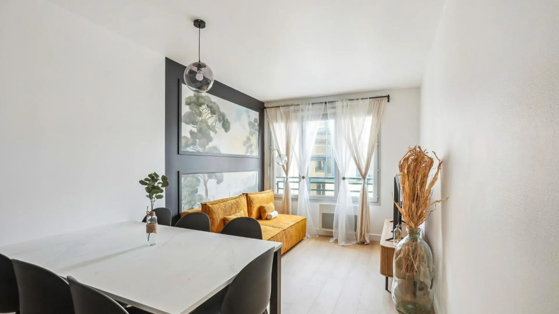 Ferienwohnung Charming 6-Person Pied-A-Terre In Cuire Caluire-et-Cuire